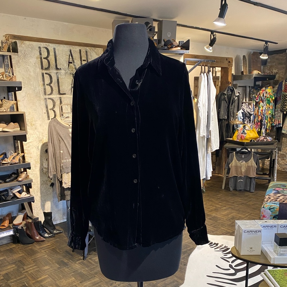 Inizio Long Sleeve “velvet” button up